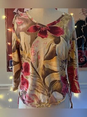 Vintage multicolored floral print 3/4 sleeve top
